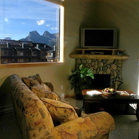 Apartment 411, Antique Heritage Canmore Exteriör bild